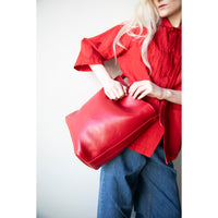 Lindquist Lee in Carmine