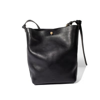 Lindquist Lee in Black