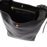 Lindquist Lee in Black