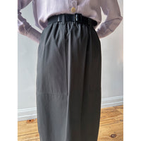 Nicholson & Nicholson Shell Skirt in Charcoal