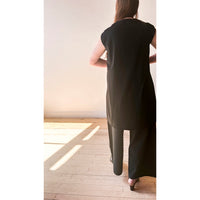 Tsuyumi Scalloped No-Sleeve Tunic in Black