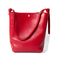 Lindquist Lee in Carmine