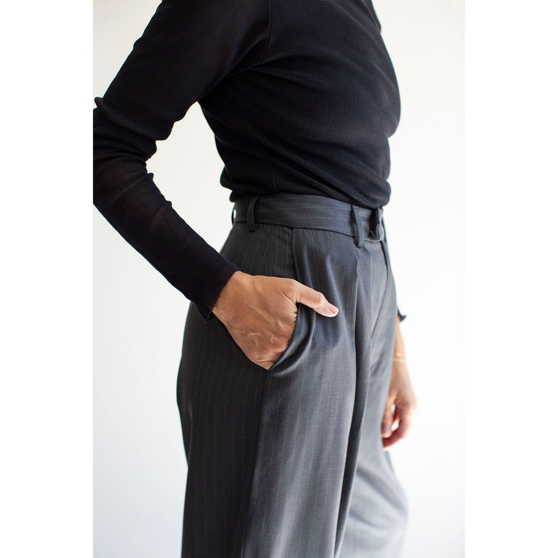 Nomia Wide Leg Pleated Trouser in Charcoal