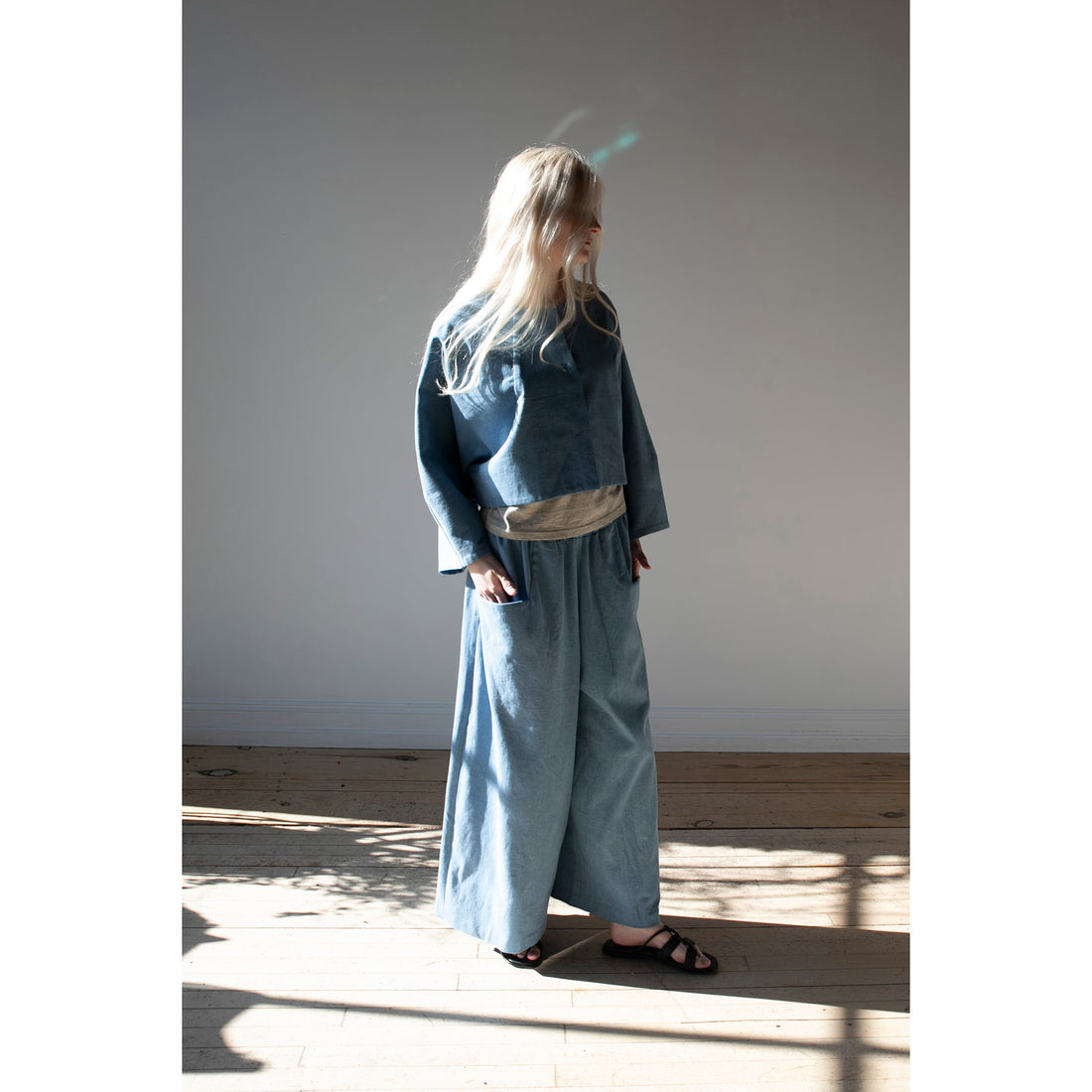 Kaarem Mayfly Relaxed Wide Leg Pocket Pant