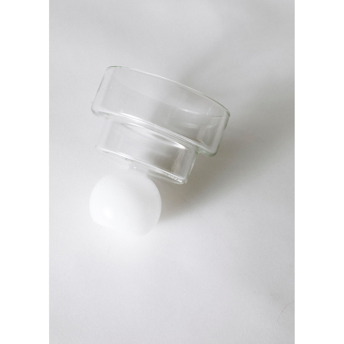 ARC Objects Pas Cup in Clear with White Step