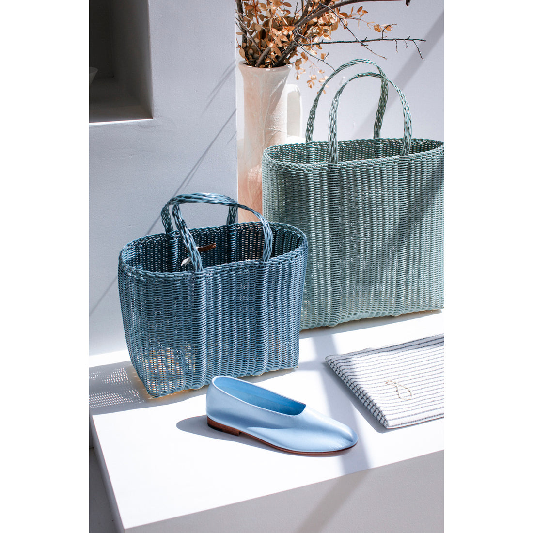Palorosa Small Flat Basic Tote in Palo Blue