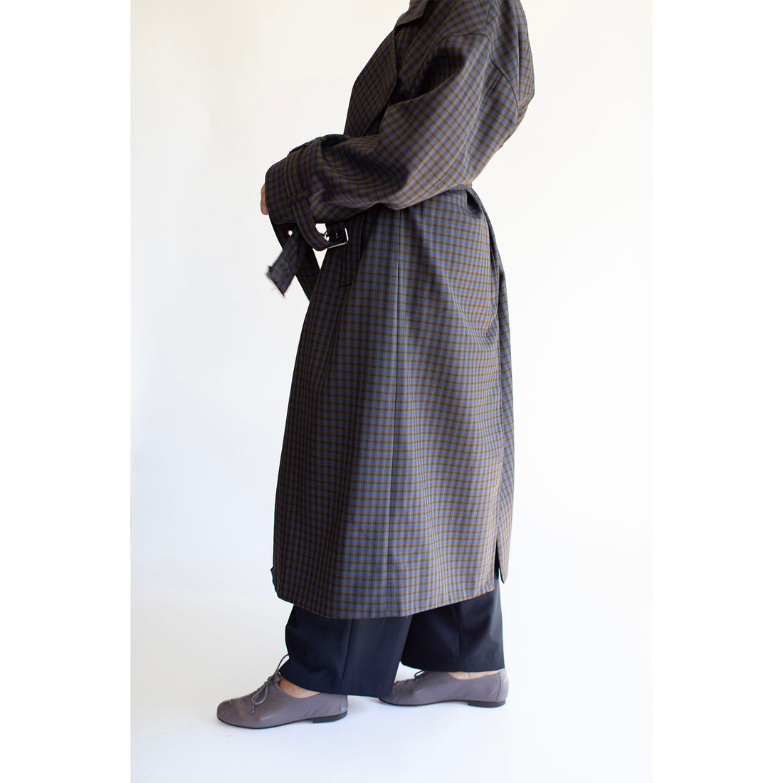 Nomia Oversize Trench in Earth Multi