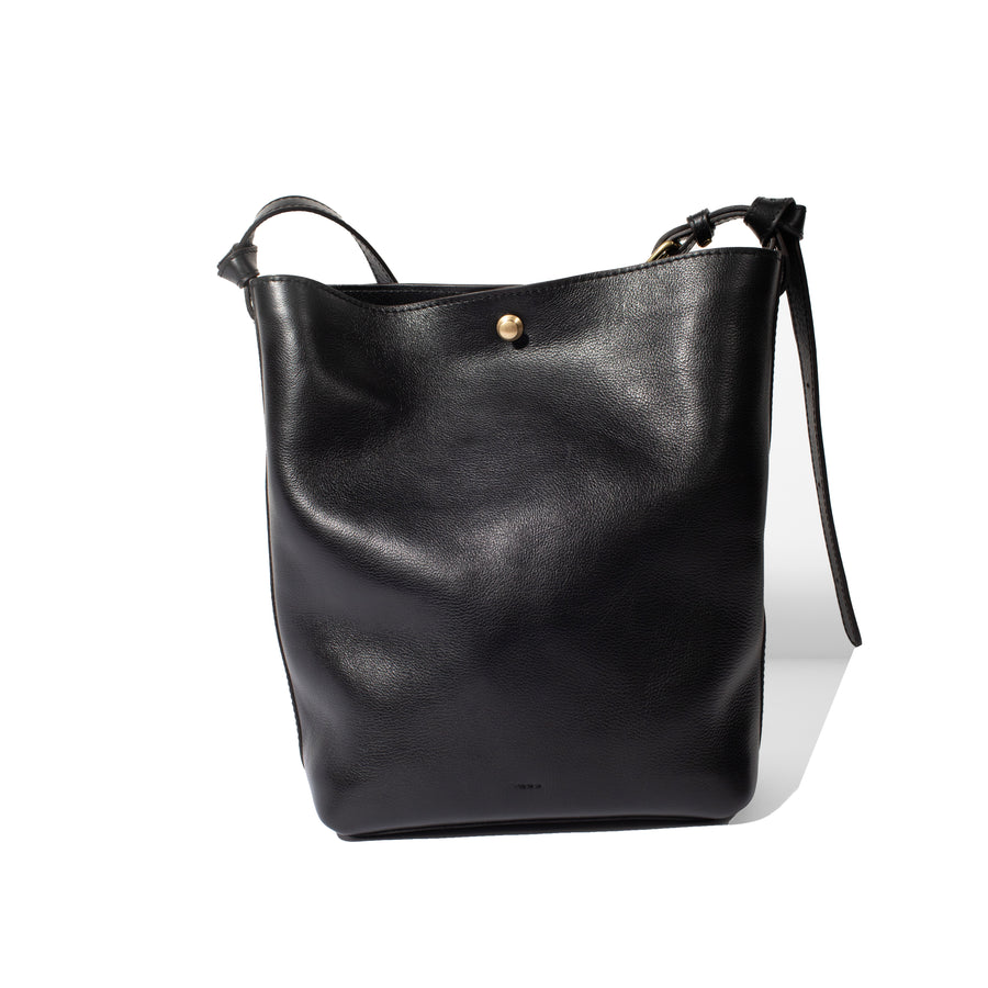 Lindquist Lee in Black