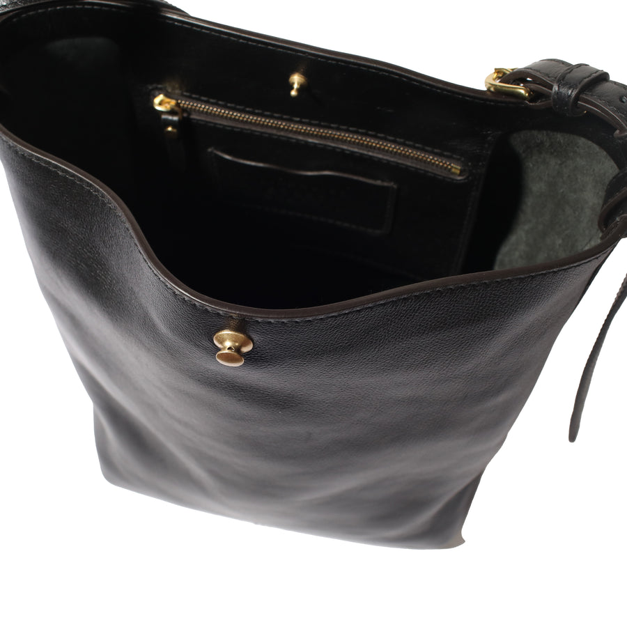 Lindquist Lee in Black