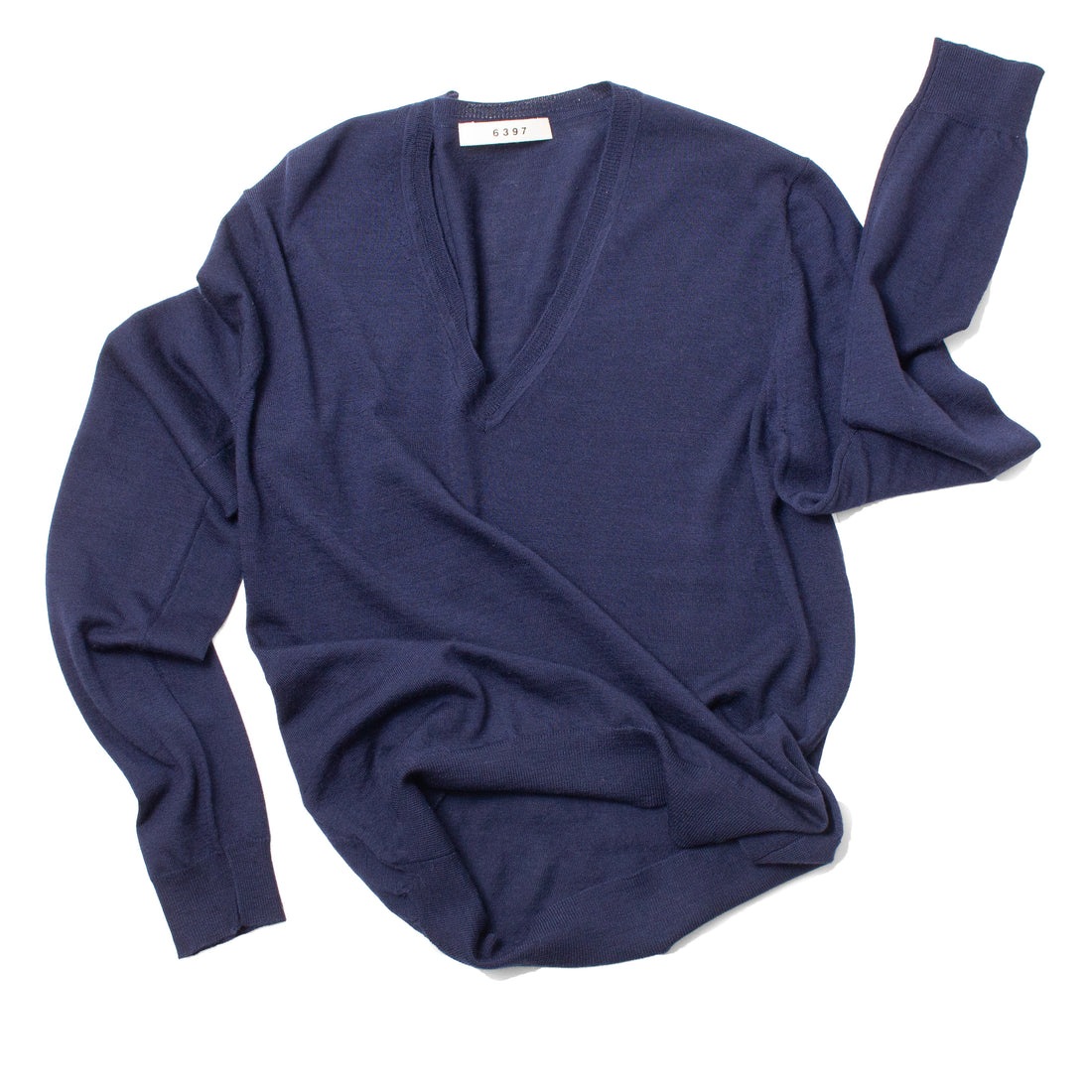 6397 Perfect V-Neck in Navy