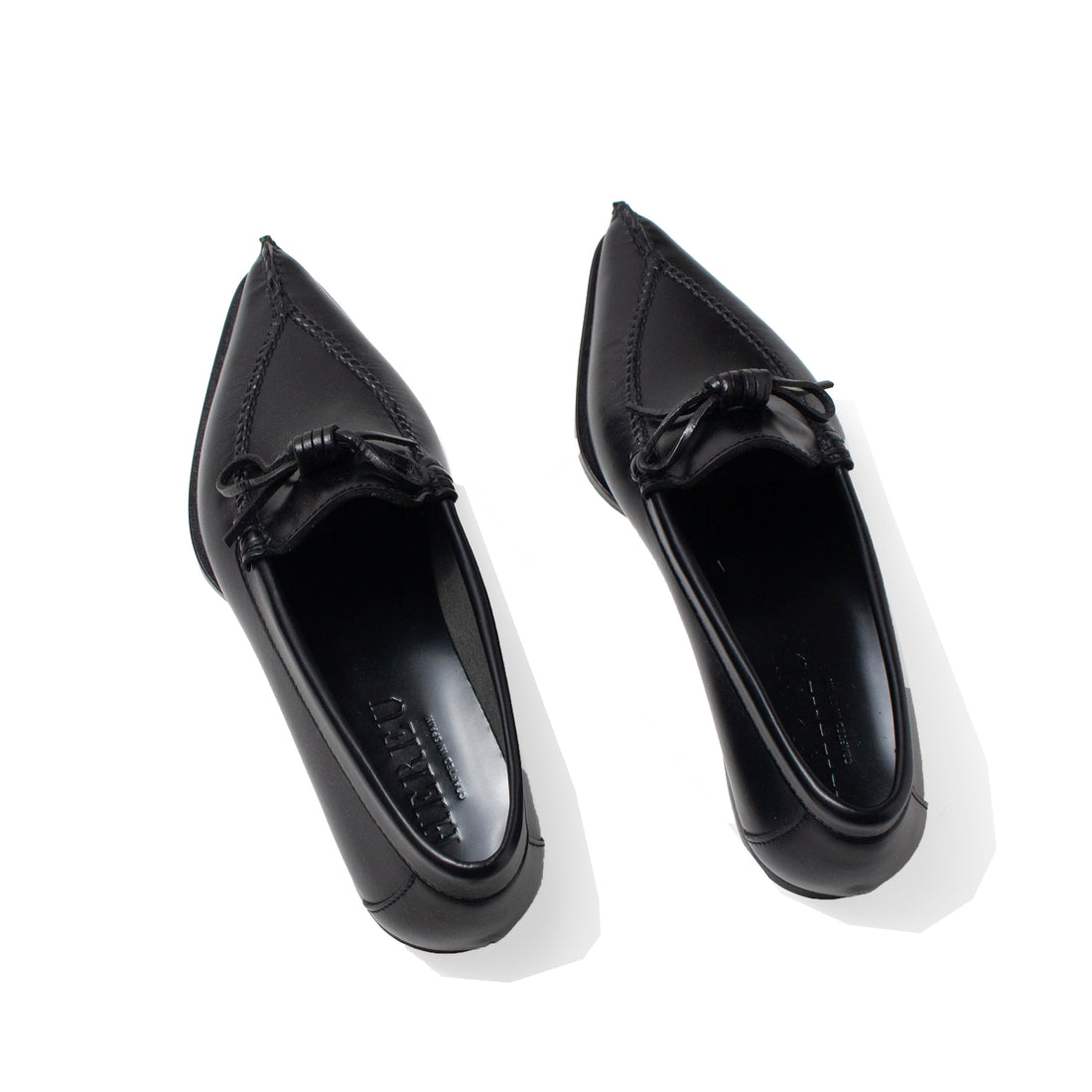Hereu Aresta in Black