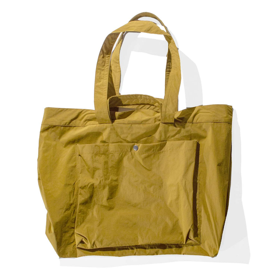 Grei Tri Pocket Slouchy Tote in Bright Olive