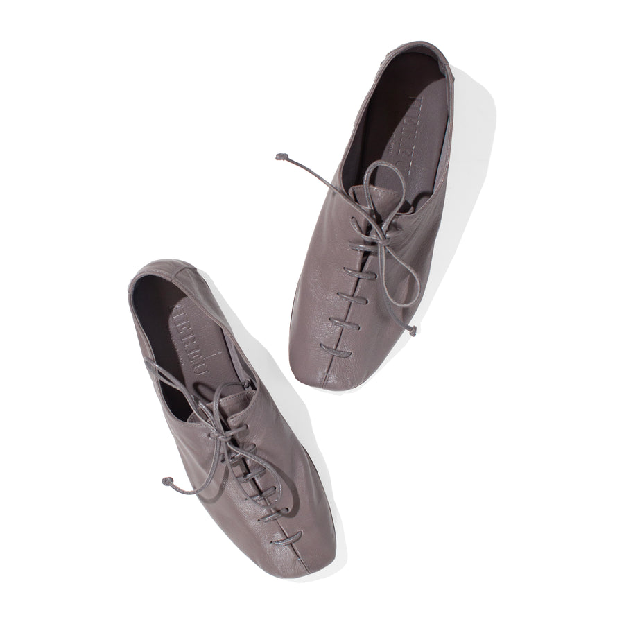 Hereu Plegada Supple Shiny Shoe in Grey