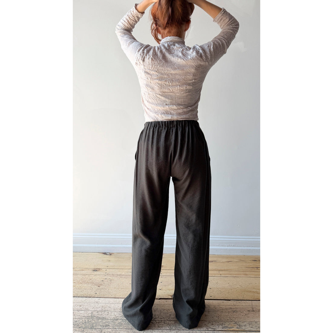 Pas de Calais Crinkle-Finish Wool Gauze Jersey Turtleneck Pullover in Ivory