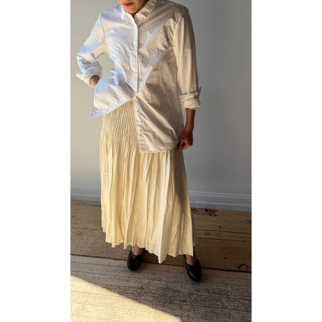 Pas de Calais Slub Lawn Pleated Skirt in Ivory