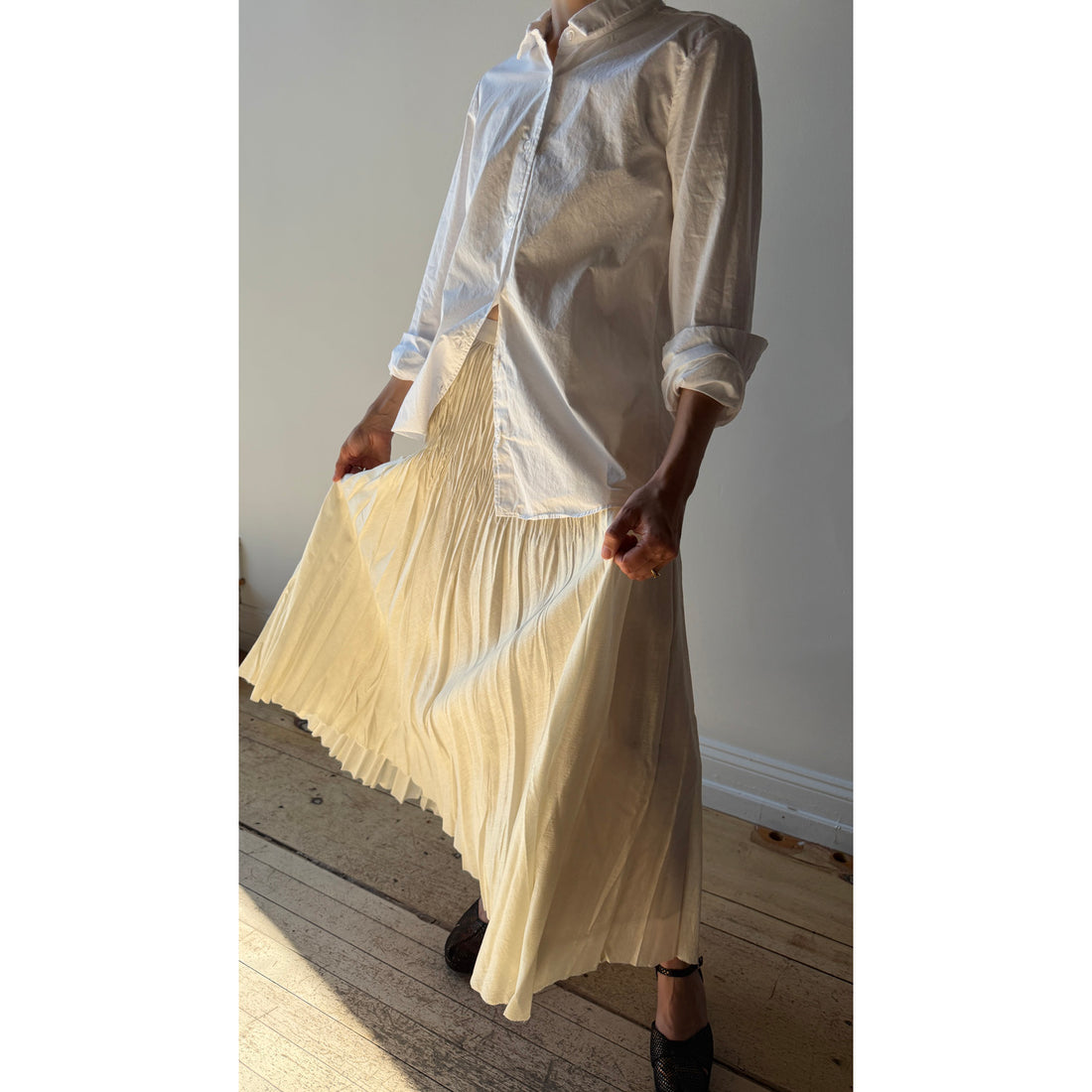 Pas de Calais Slub Lawn Pleated Skirt in Ivory