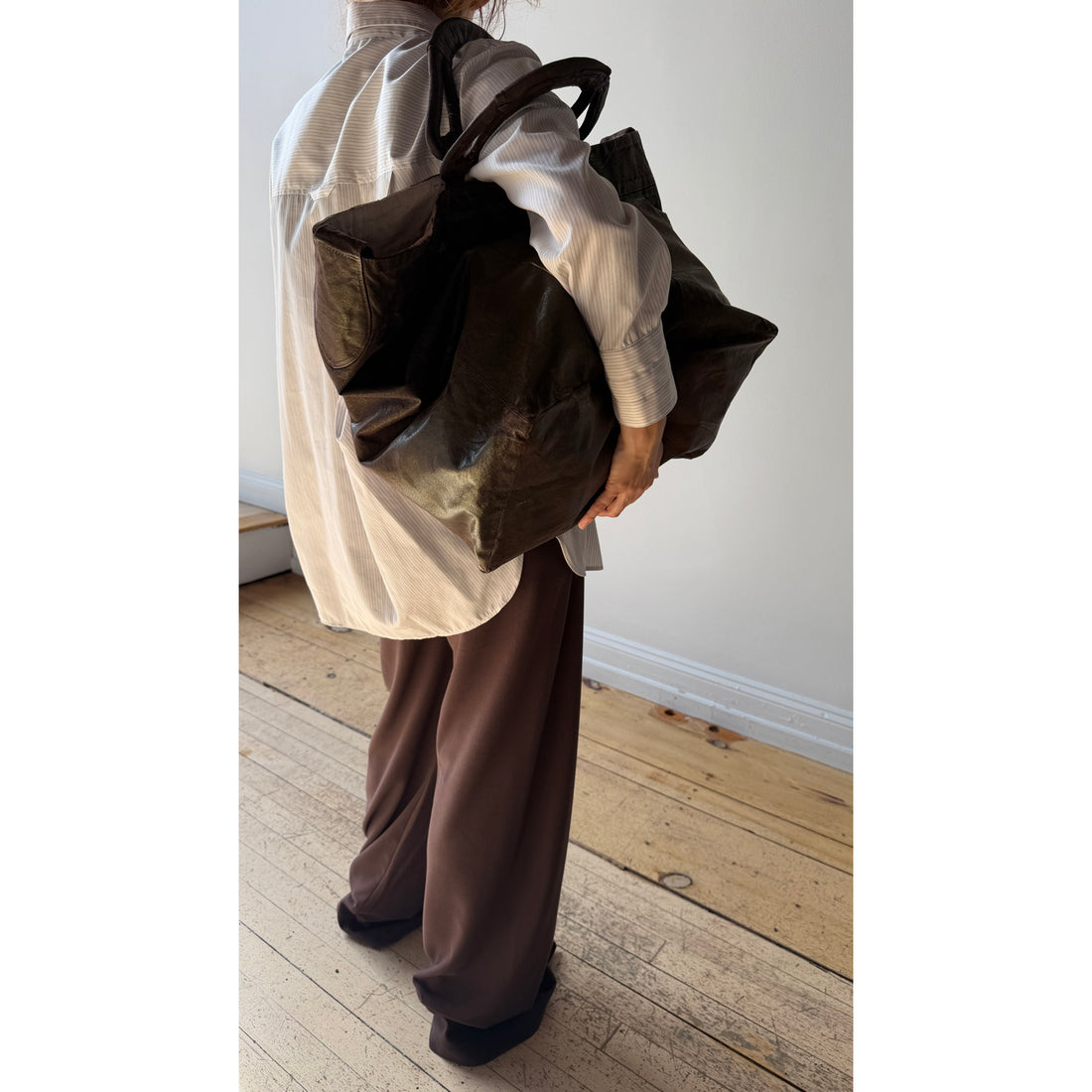 Jesse Kamm Big Bag in Brown Lacquer