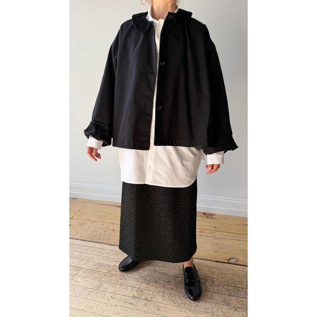 Eleph Ange Coat Short in Black