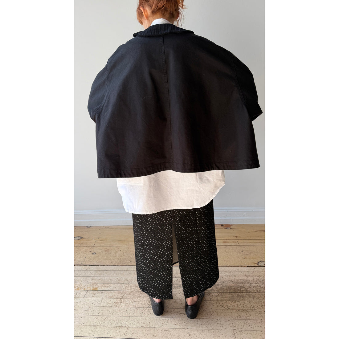 Eleph Ange Coat Short in Black