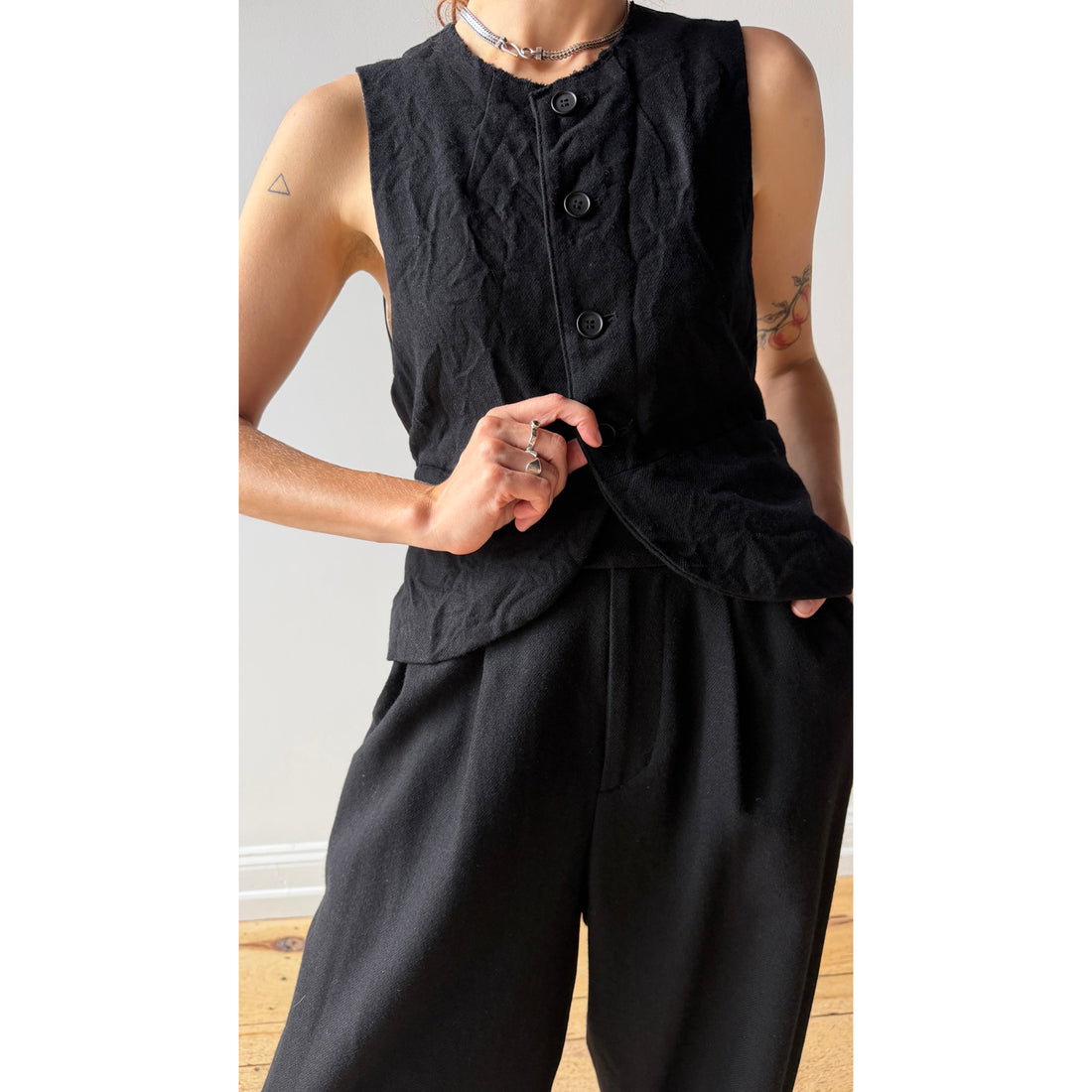 Pas de Calais Eco Wool Premium Tweed Vest in Black