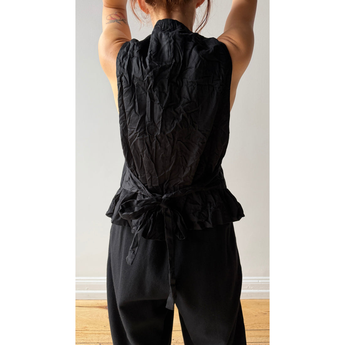 Pas de Calais Eco Wool Premium Tweed Vest in Black