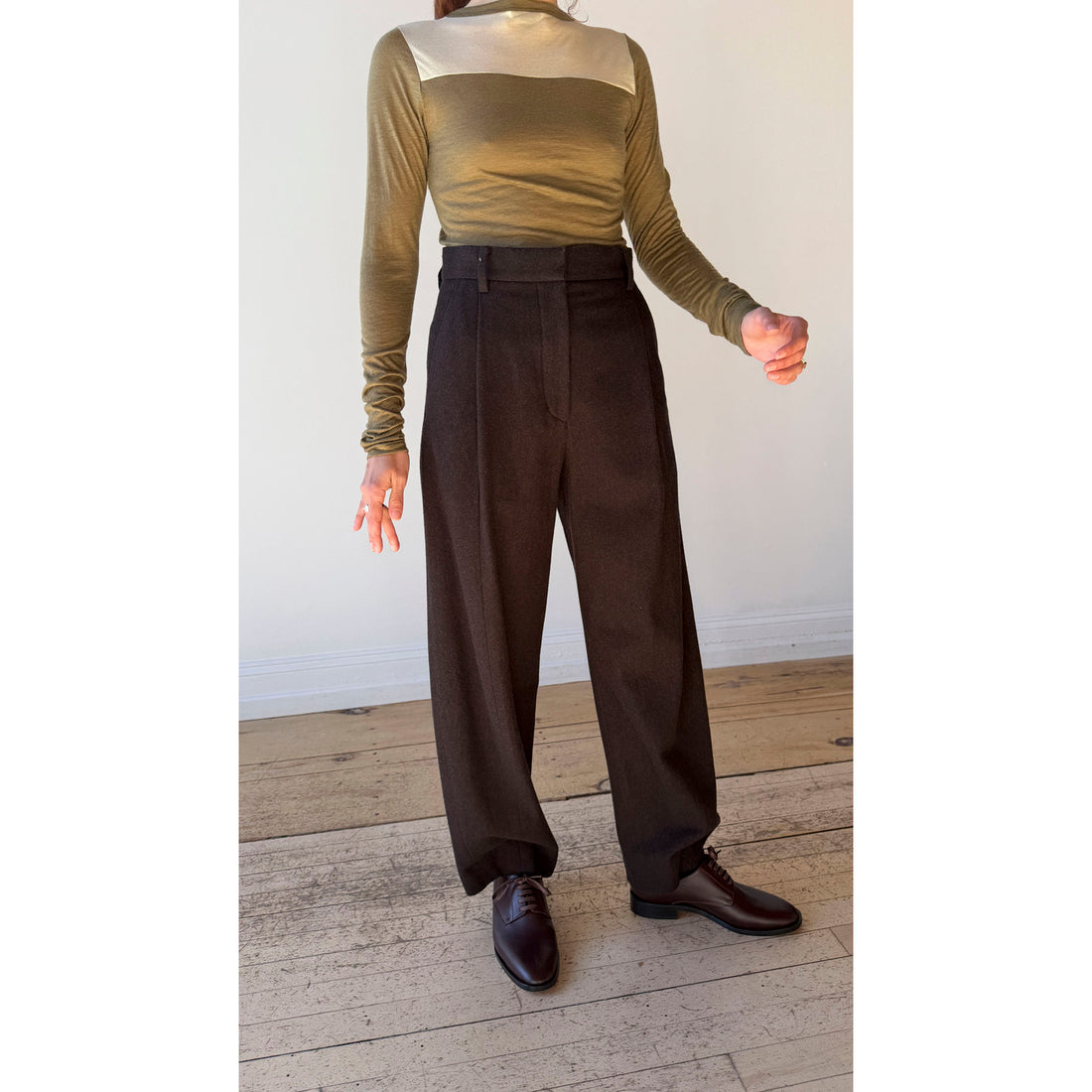Auralee Fluffy Cashmere Nylon Contrast Tee in Brown x Light Yellow