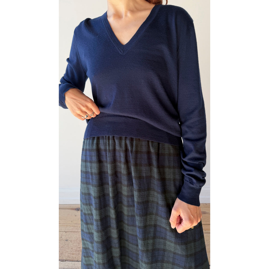 6397 Perfect V-Neck in Navy