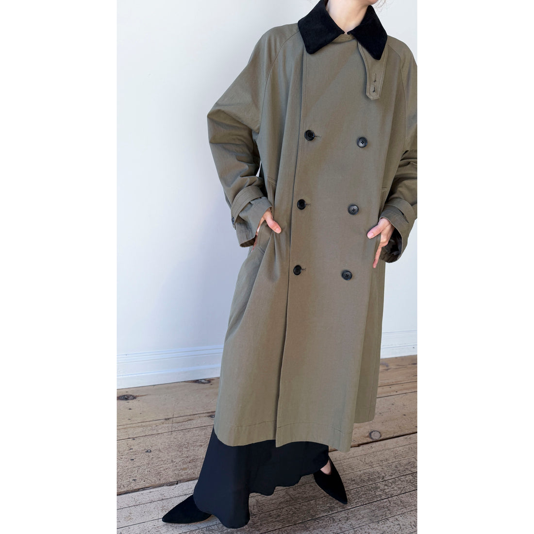 Nicholson & Nicholson Arch Coat in Khaki