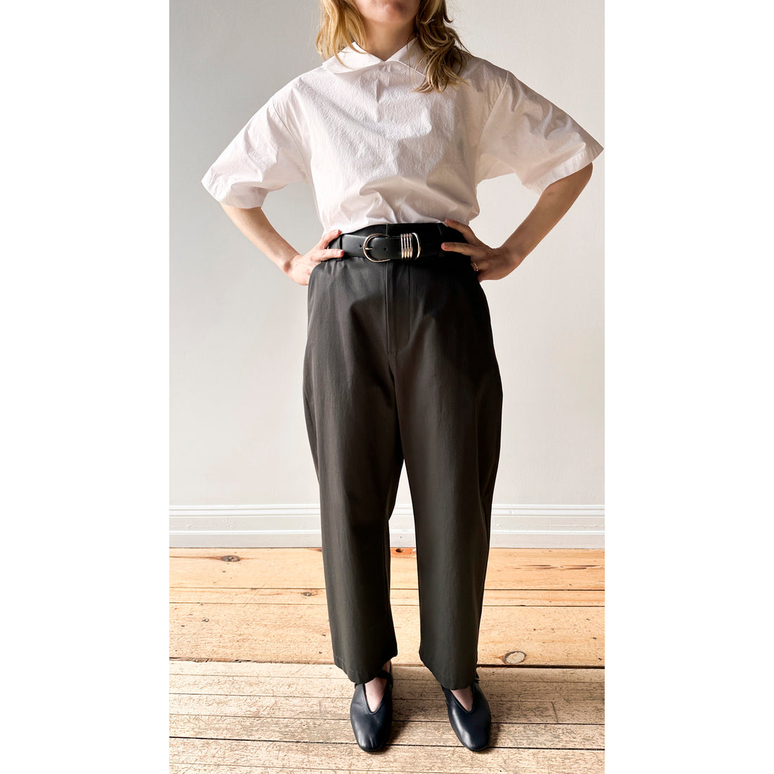 Nicholson & Nicholson Ecru Pants in Charcoal