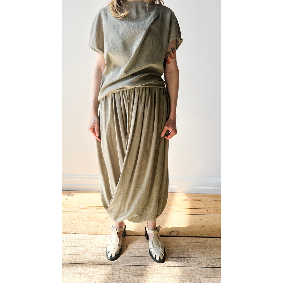 Black Crane Greek Column Skirt in Cement