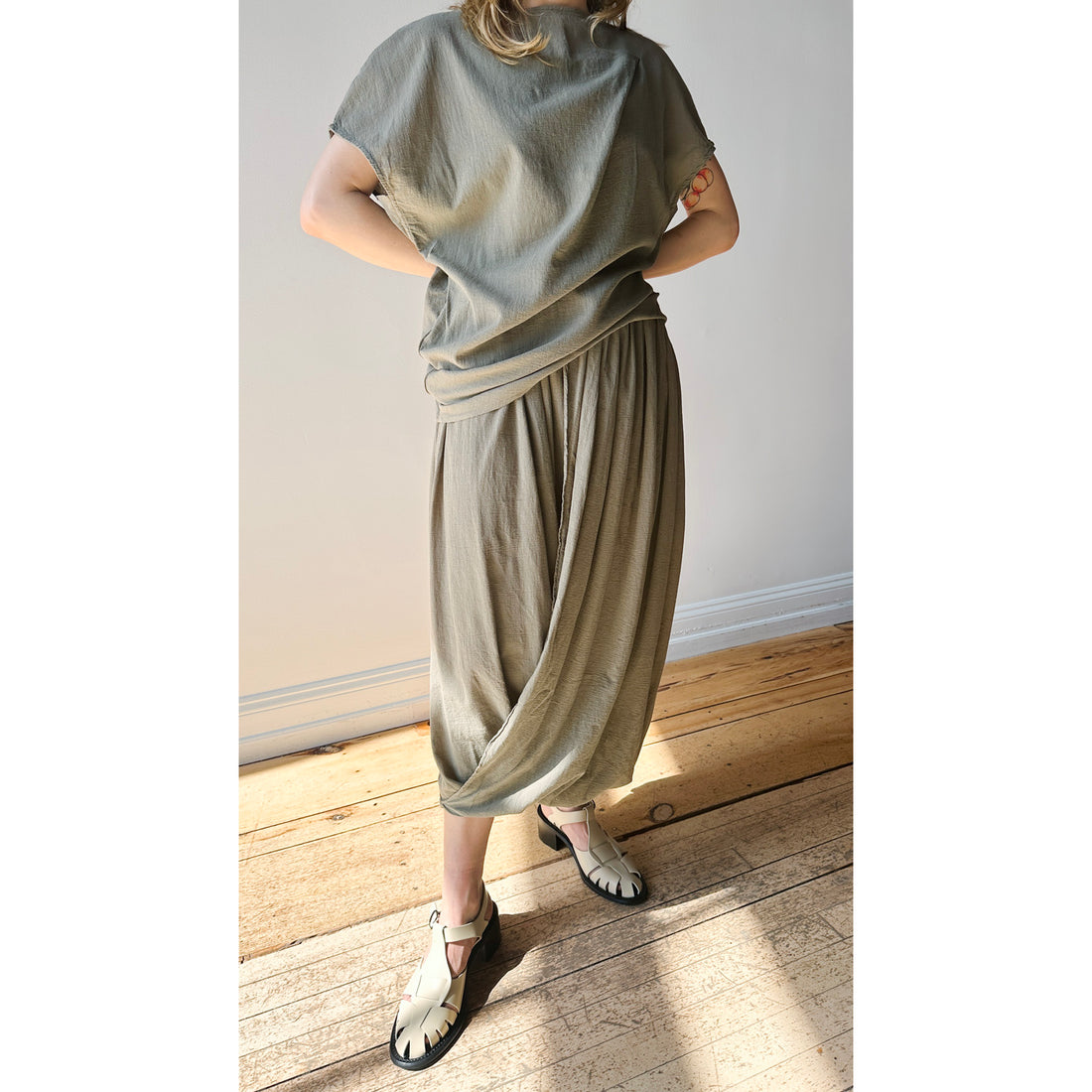 Black Crane Greek Column Skirt in Cement