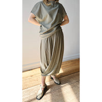 Black Crane Greek Column Skirt in Cement