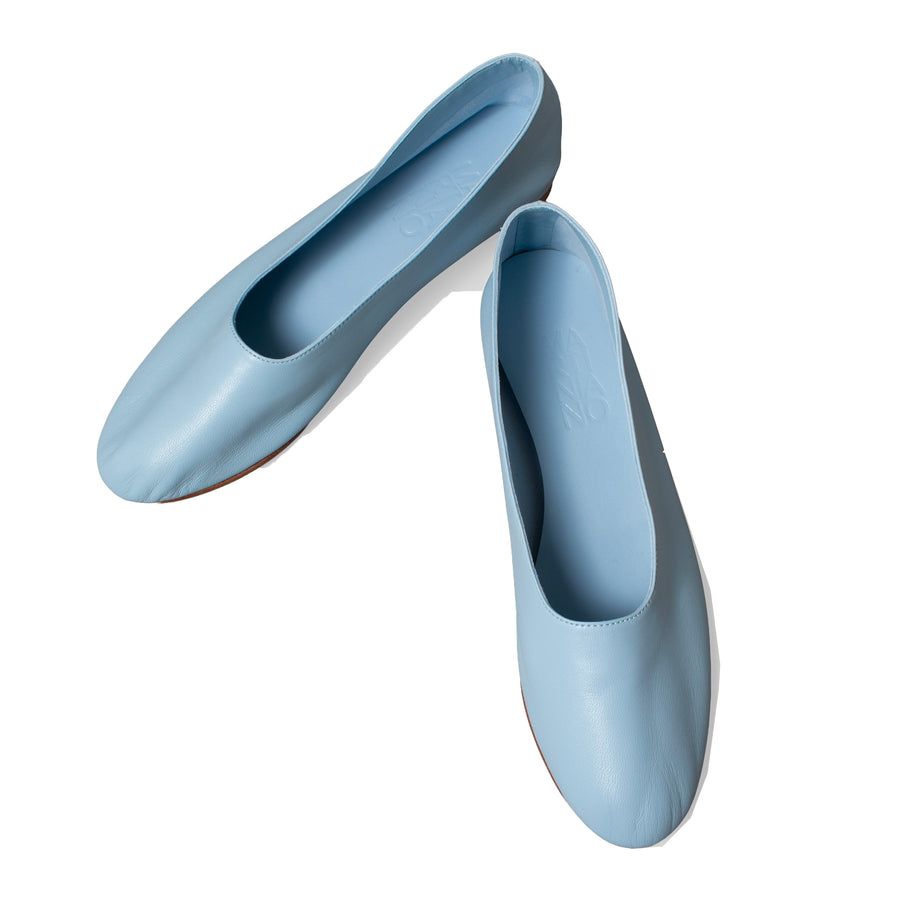 Martiniano Glove Flat in Light Blue – JUDITH