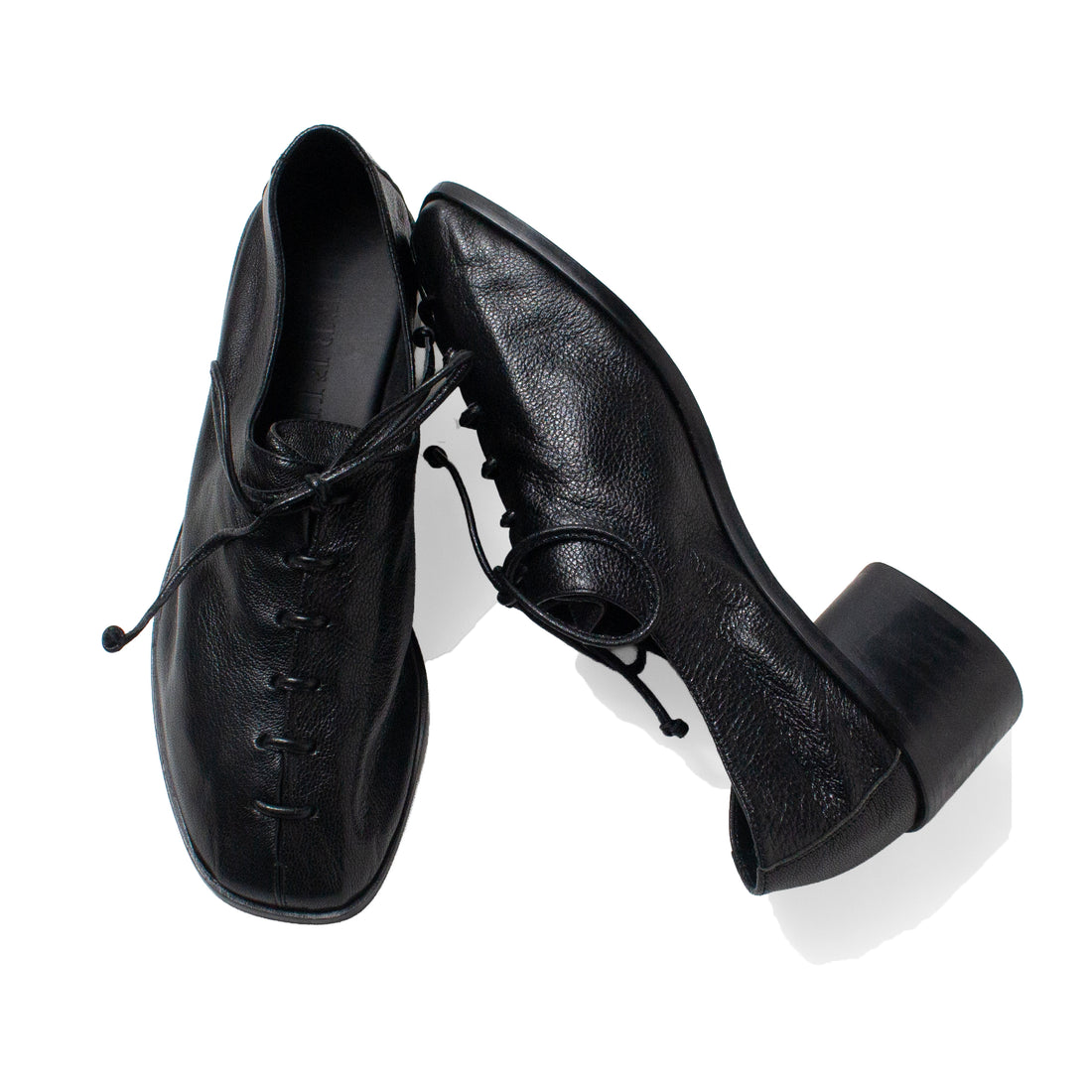 Hereu Plegada Heeled in Black