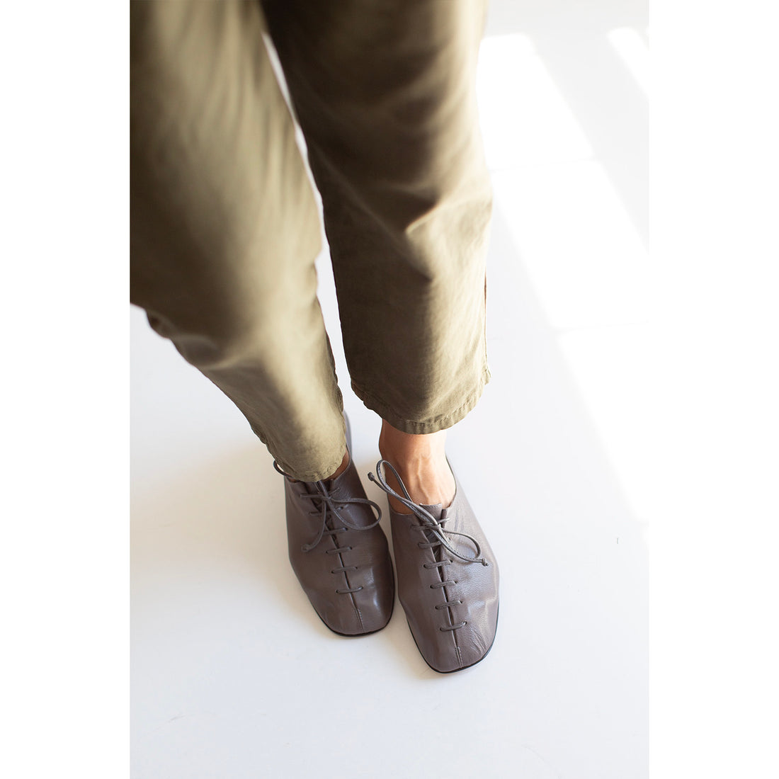 Hereu Plegada Supple Shiny Shoe in Grey