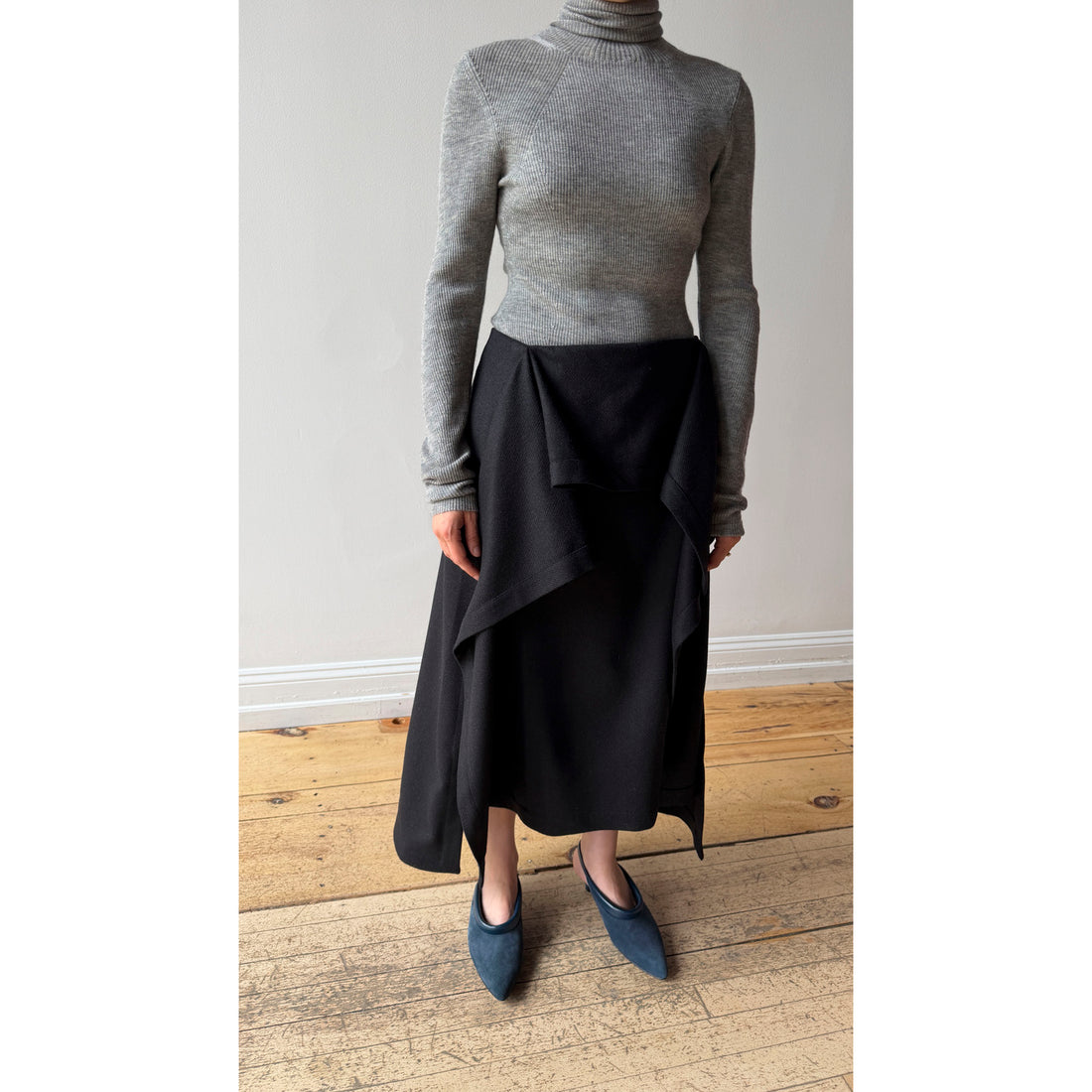 6397 Ribbed Turtleneck in Iron